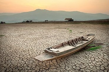 Hlavní vodní nádrž v Teheránu je v podstatě vyschlá, píše AFP