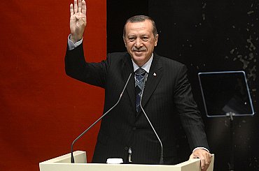 ANALÝZA: Erdogan touží po novém Bosporu. Cena za to bude vysoká
