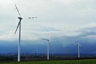 Nové větrníky vycházejí v Česku až dvakrát dražší než jinde v Evropě. V čem je problém?